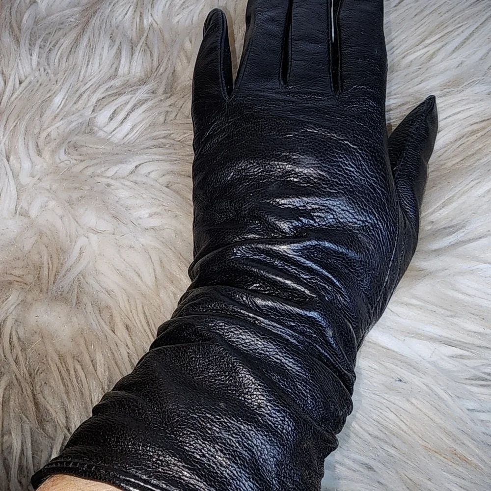 Renees NYC Black Leather Loves With Snow Leopard Lining NWT